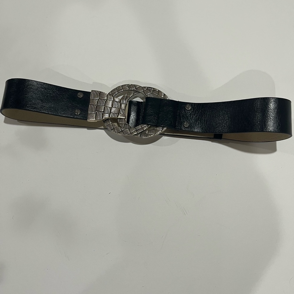 Chicos 1 inch inside leather belt, wide silver buckle size M